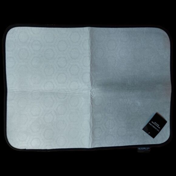 🌼4/$30 The Invisible Man NWT Water Activated Bath Mat - Picture 2 of 6